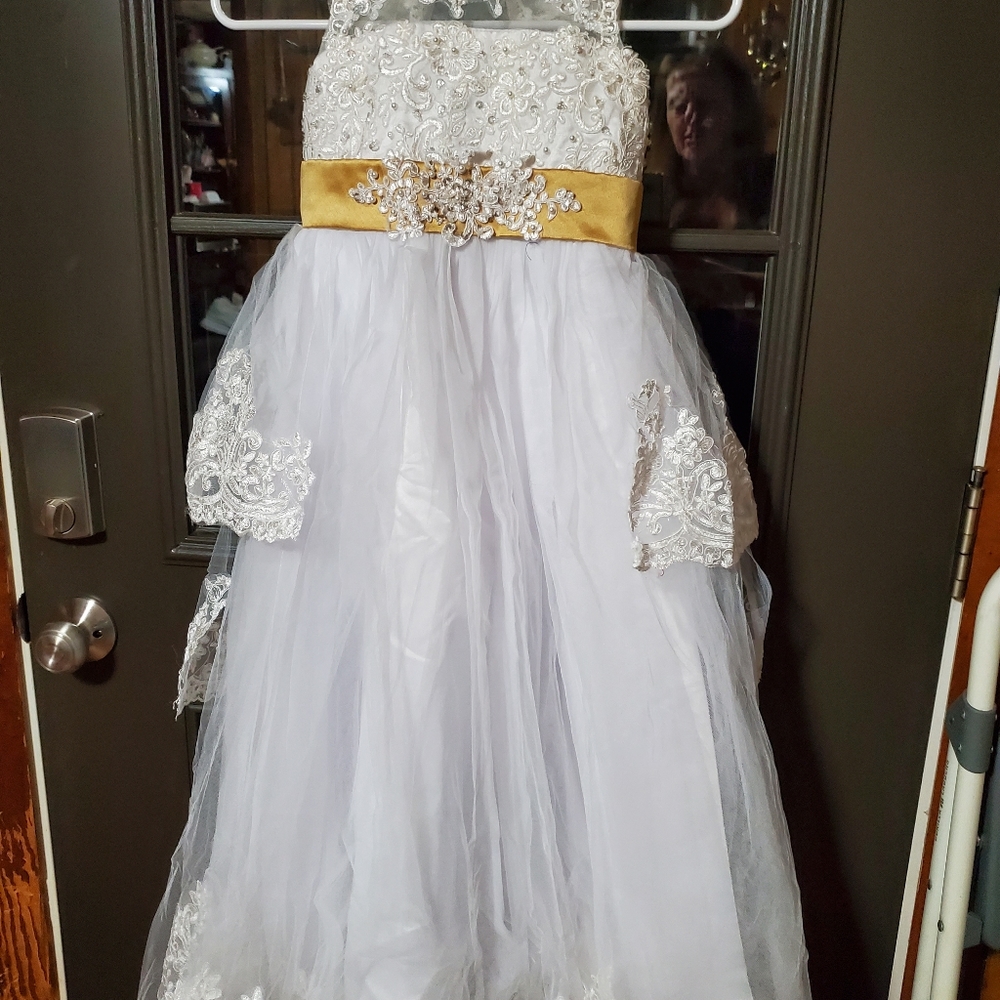 Amazing Girls Gorgeous Gown,New,Size 6!